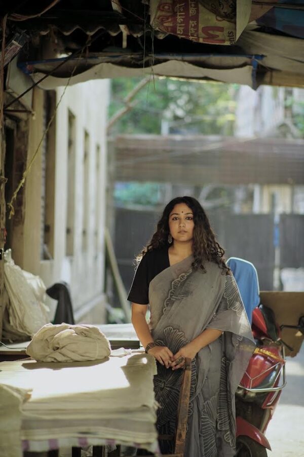 White hibiscus saree - Image 5